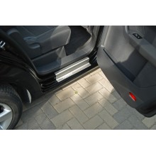 Накладки на пороги изогнутый профиль VW Touran II (2010- )
